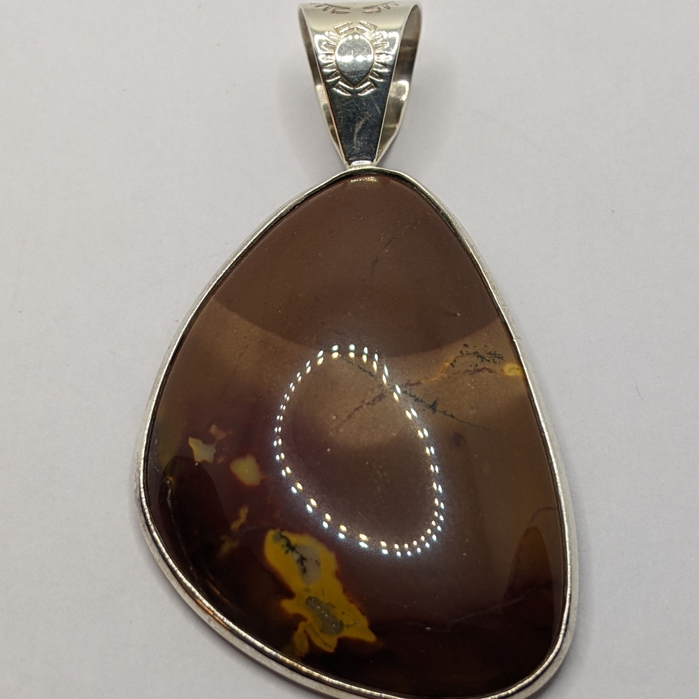 Brown agate pendant